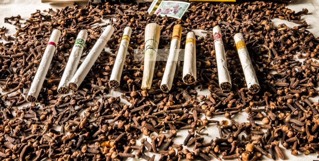 Perbandingan harga rokok daun talas dan rokok kretek